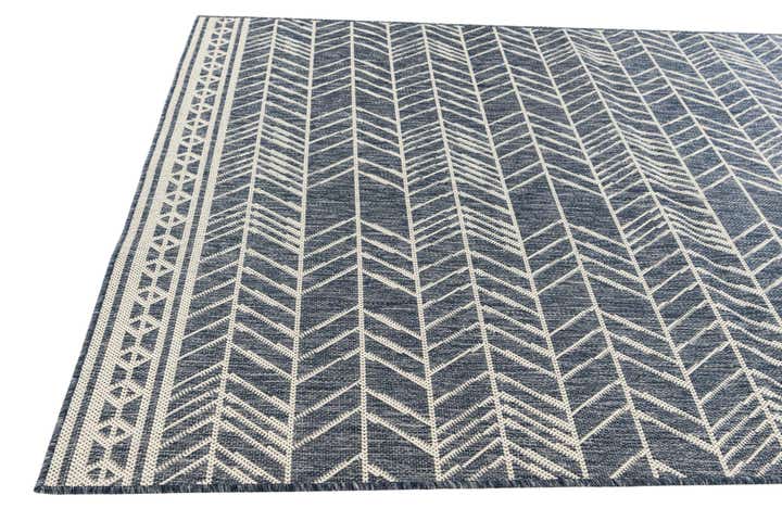 5' 3 x 7' 8 Easy-Clean Modern Indoor / Outdoor Rug