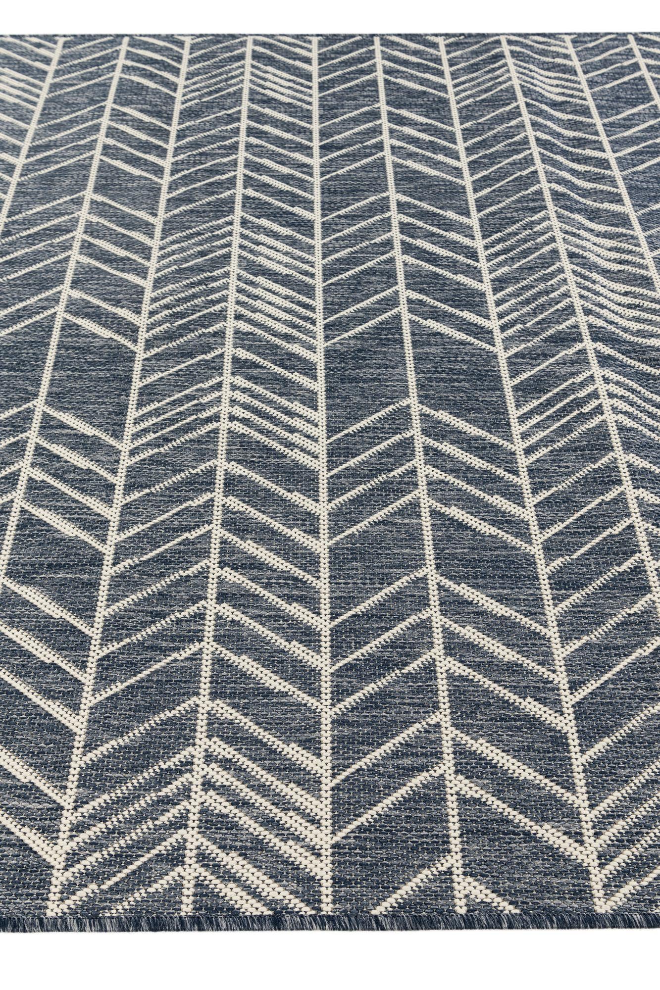 5' 3 x 7' 8 Easy-Clean Modern Indoor / Outdoor Rug