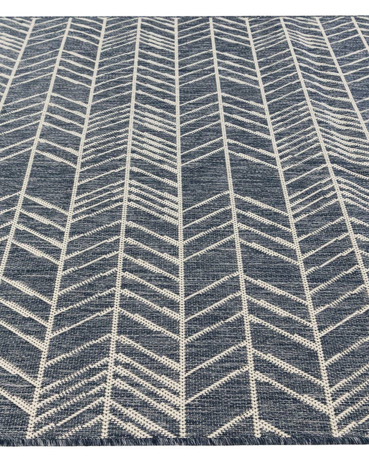 Detail image of 5' 3 x 7' 8  Washable Modern Indoor / Outdoor Rug