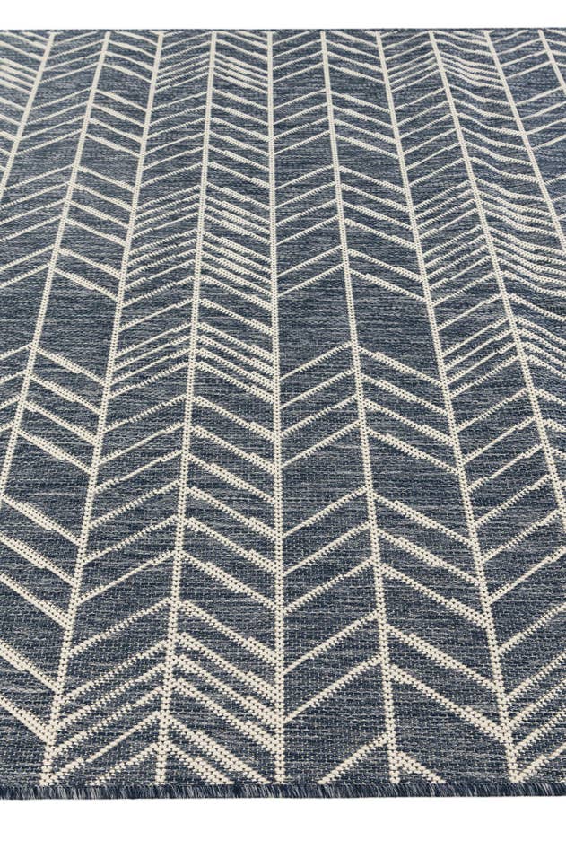 Detail image of 5' 3 x 7' 8 Easy-Clean Modern Indoor / Outdoor Rug