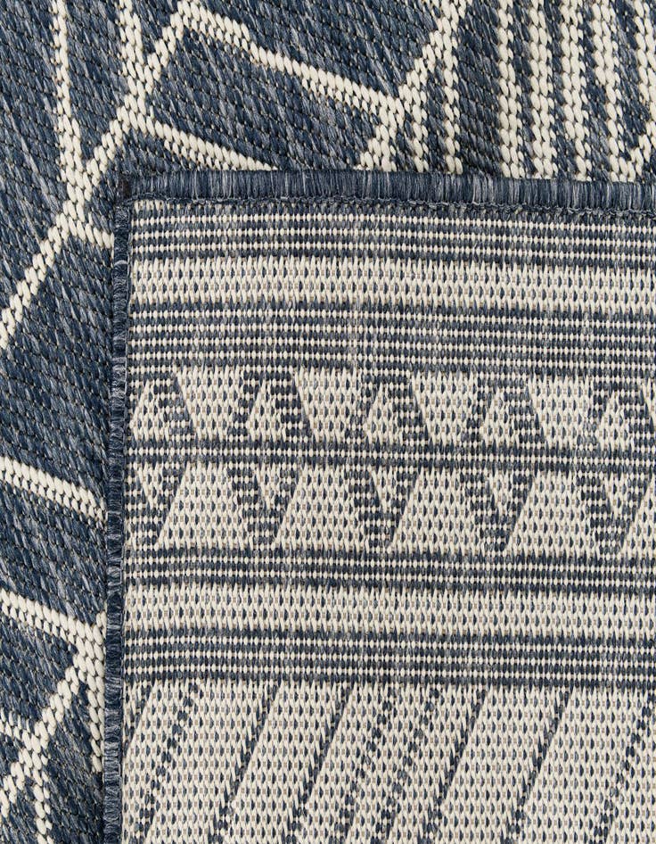 Detail image of 5' 3 x 7' 8  Washable Modern Indoor / Outdoor Rug