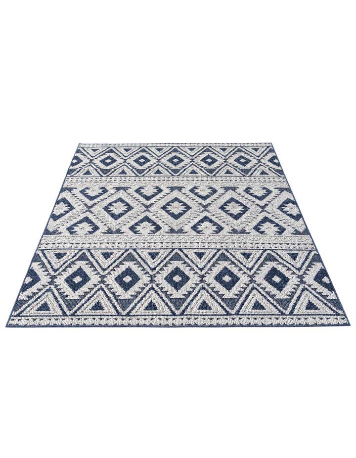 5' 3 x 7' 8 Easy-Clean Modern Indoor / Outdoor Rug