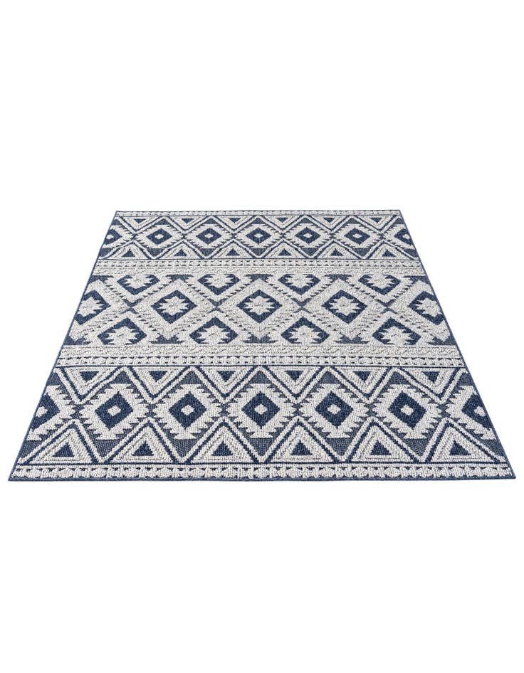 Detail image of 5' 3 x 7' 8 Easy-Clean Modern Indoor / Outdoor Rug