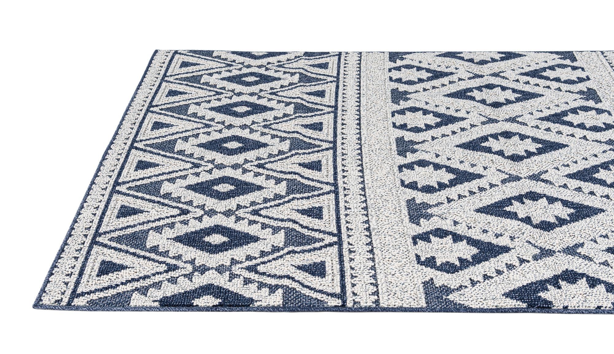 5' 3 x 7' 8 Easy-Clean Modern Indoor / Outdoor Rug