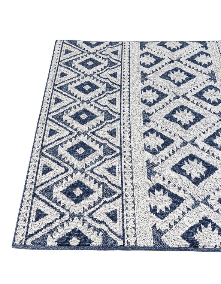 Detail image of 5' 3 x 7' 8  Washable Modern Indoor / Outdoor Rug