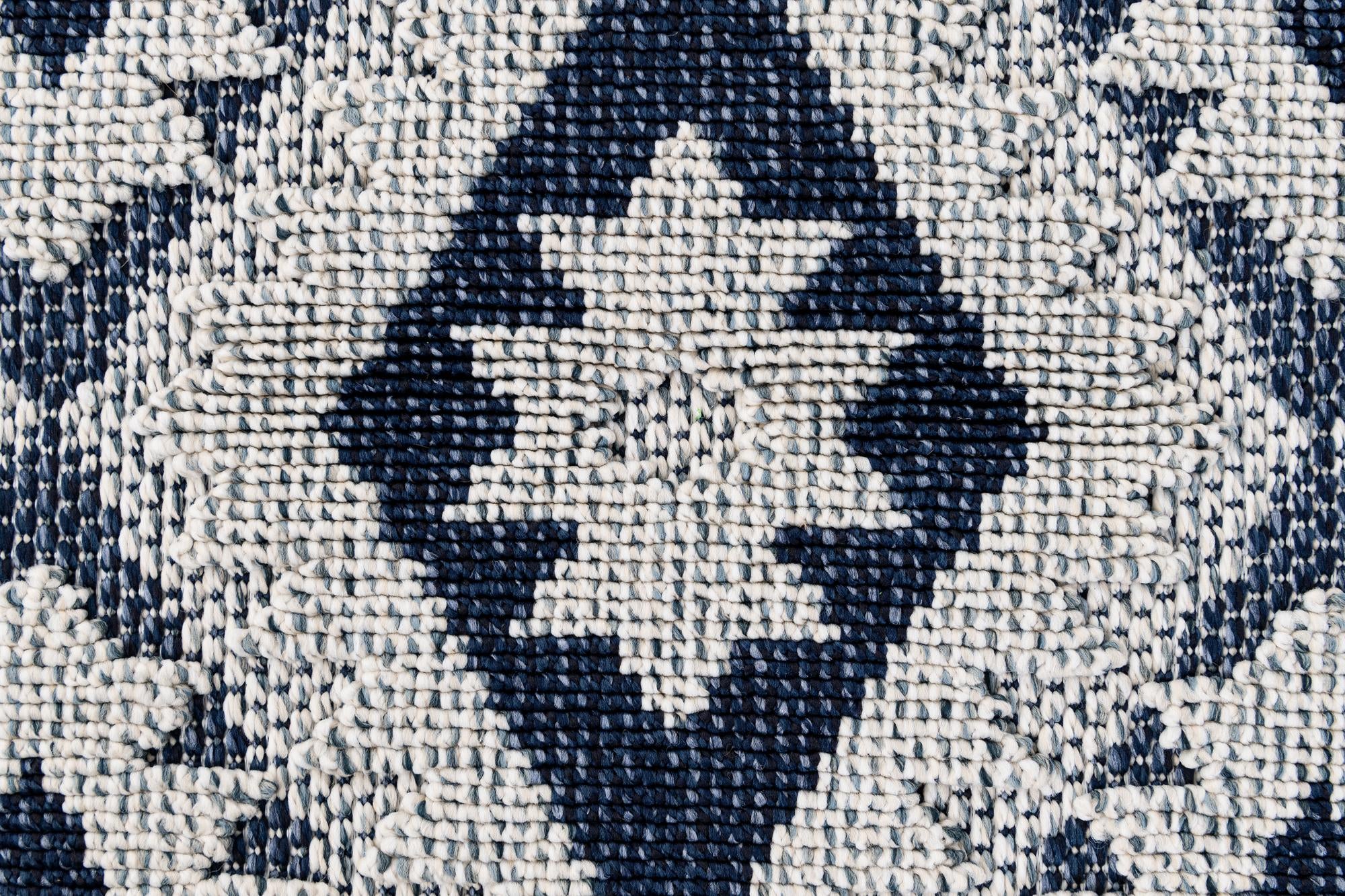 5' 3 x 7' 8 Easy-Clean Modern Indoor / Outdoor Rug