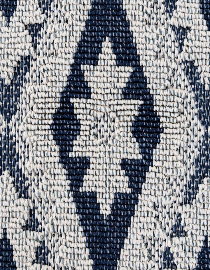 Detail image of 5' 3 x 7' 8  Washable Modern Indoor / Outdoor Rug