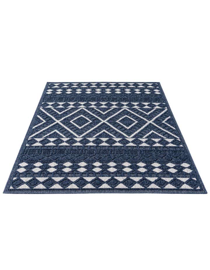5' 3 x 7' 9 Easy-Clean Modern Indoor / Outdoor Rug