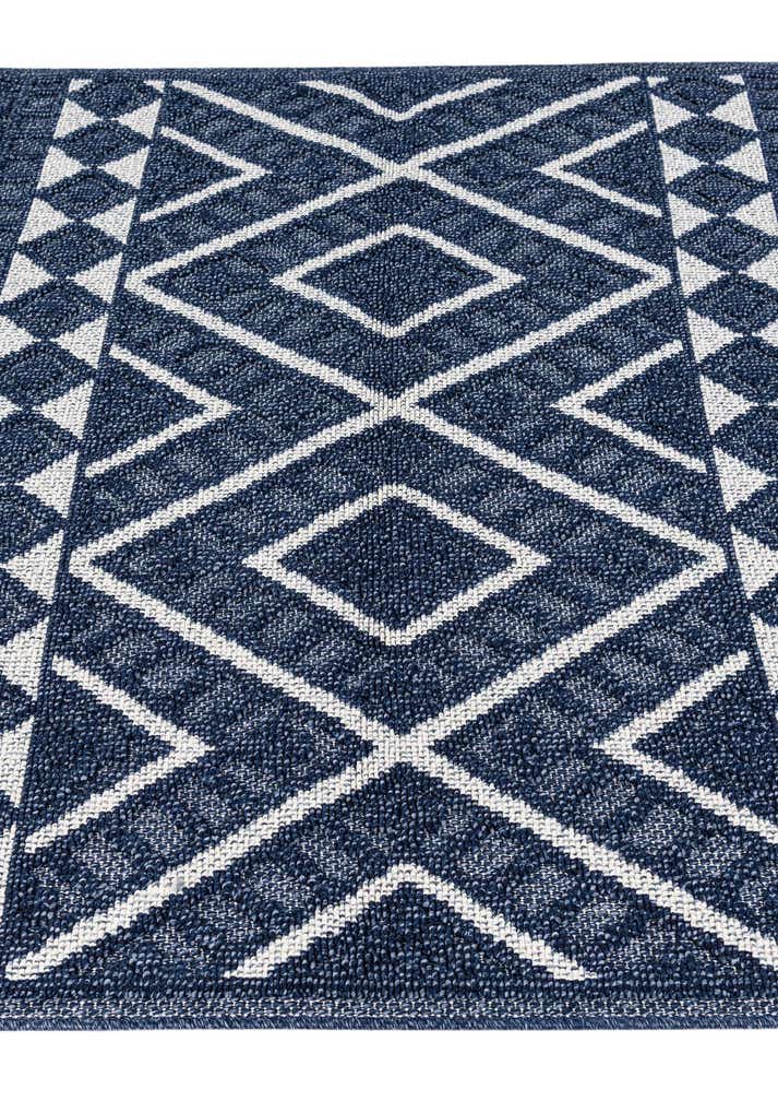 5' 3 x 7' 9 Easy-Clean Modern Indoor / Outdoor Rug