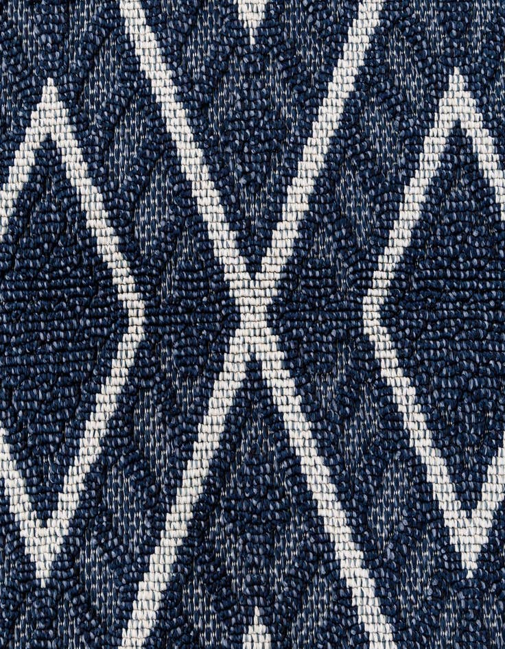 Detail image of 5' 3 x 7' 9  Washable Modern Indoor / Outdoor Rug