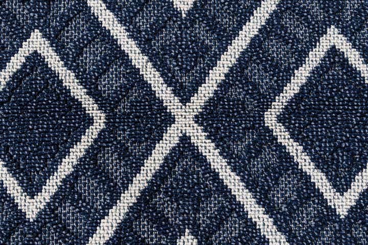 5' 3 x 7' 9 Easy-Clean Modern Indoor / Outdoor Rug