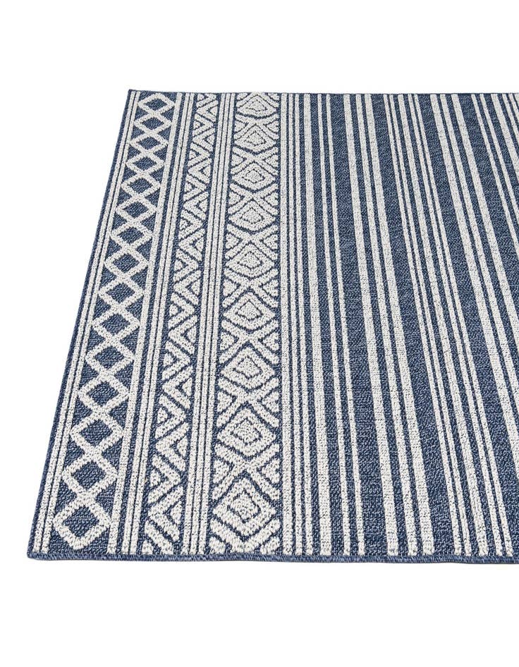 Detail image of 5' 3 x 7' 8  Washable Modern Indoor / Outdoor Rug