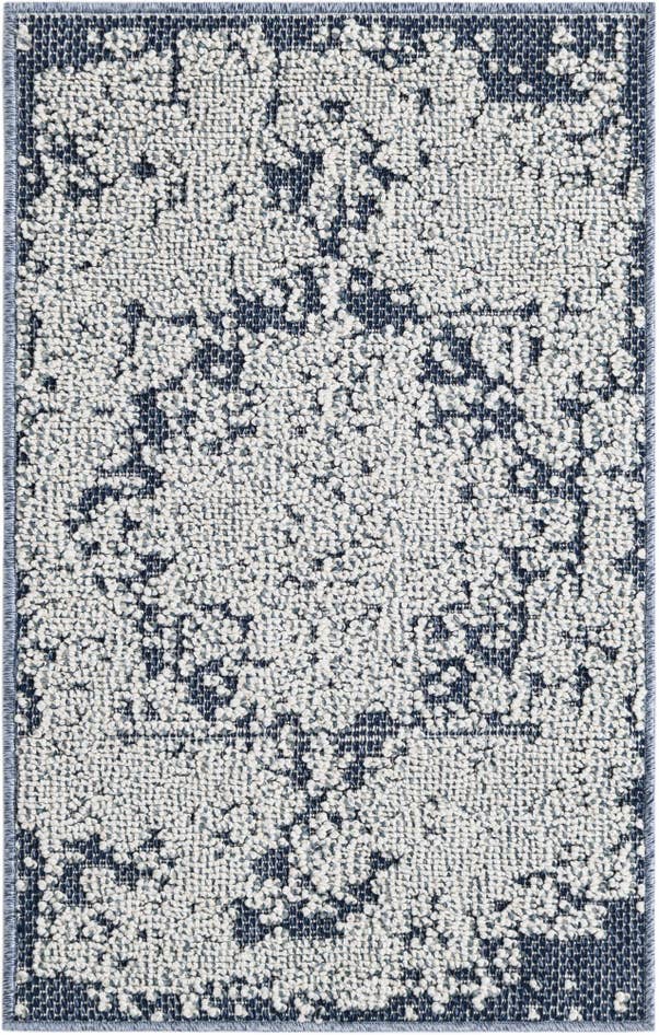 Detail image of 2' x 3' 1 Easy-Clean Traditional Indoor / Outdoor Rug