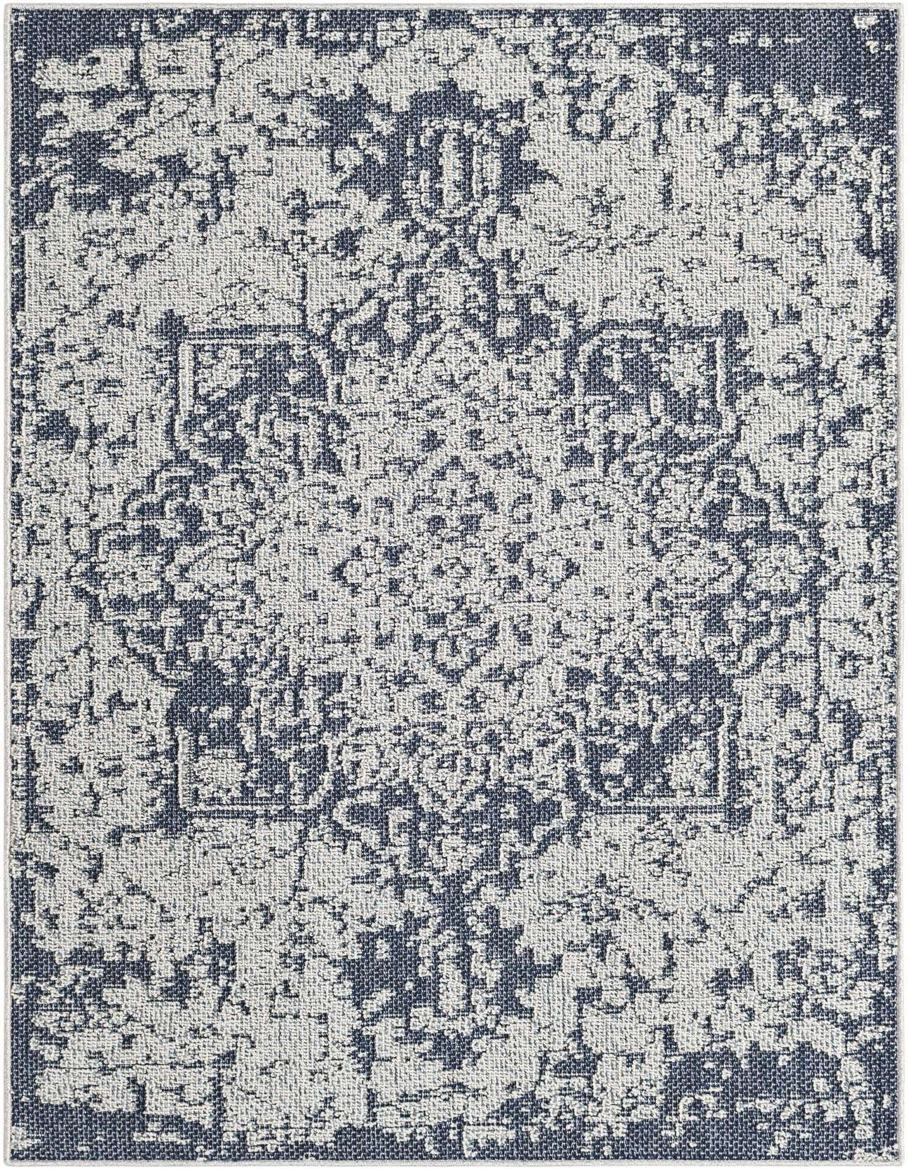 4' 1 x 6' 1 Easy-Clean Traditional Indoor / Outdoor Rug