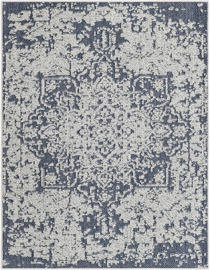 Detail image of 4' 1 x 6' 1 Easy-Clean Traditional Indoor / Outdoor Rug