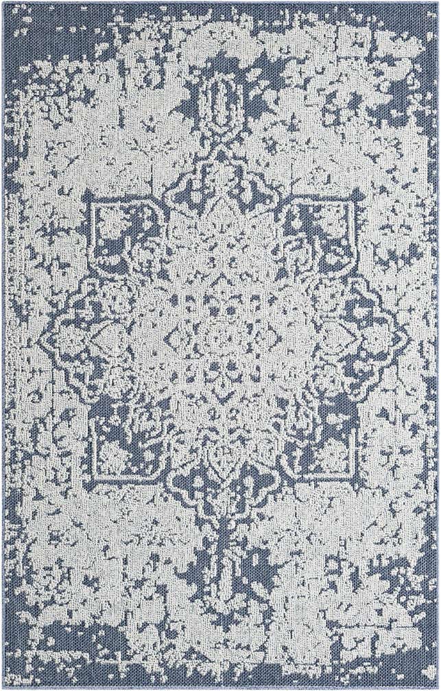 5' 3 x 8' Easy-Clean Traditional Indoor / Outdoor Rug
