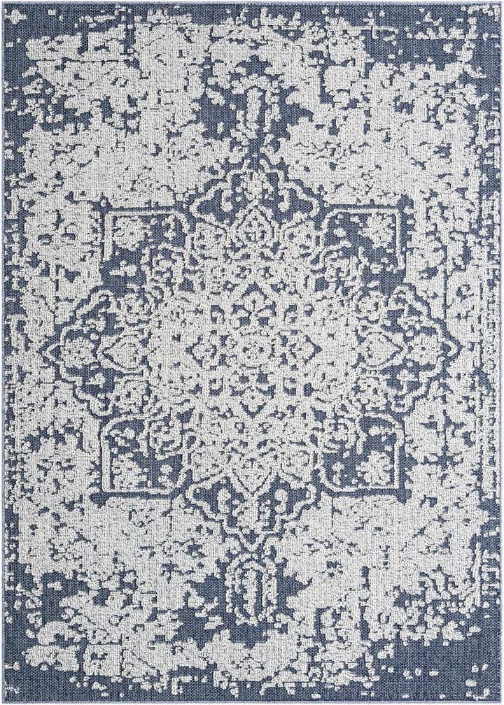 6' 1 x 9' Easy-Clean Traditional Indoor / Outdoor Rug