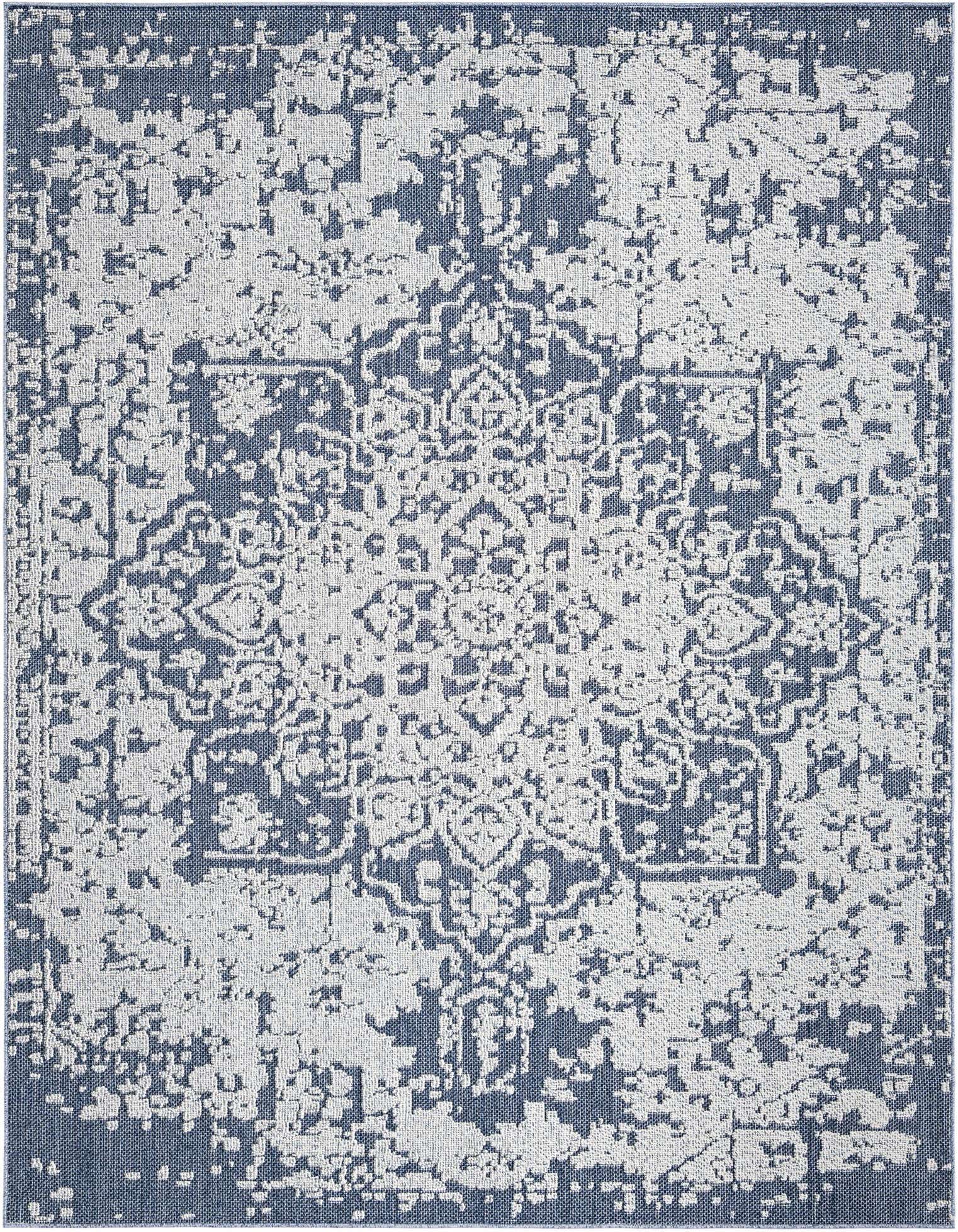7' 10 x 10' Easy-Clean Traditional Indoor / Outdoor Rug