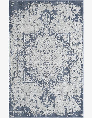 5' 3 x 8' Easy-Clean Traditional Indoor / Outdoor Rug