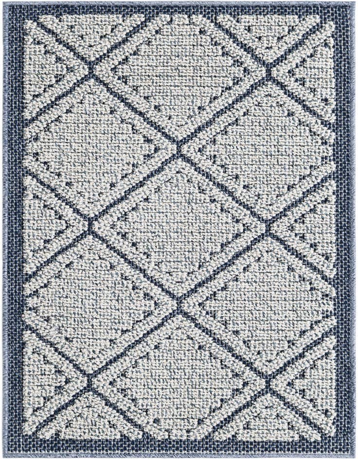 Detail image of 2' x 3' 1 Easy-Clean Trellis Indoor / Outdoor Rug