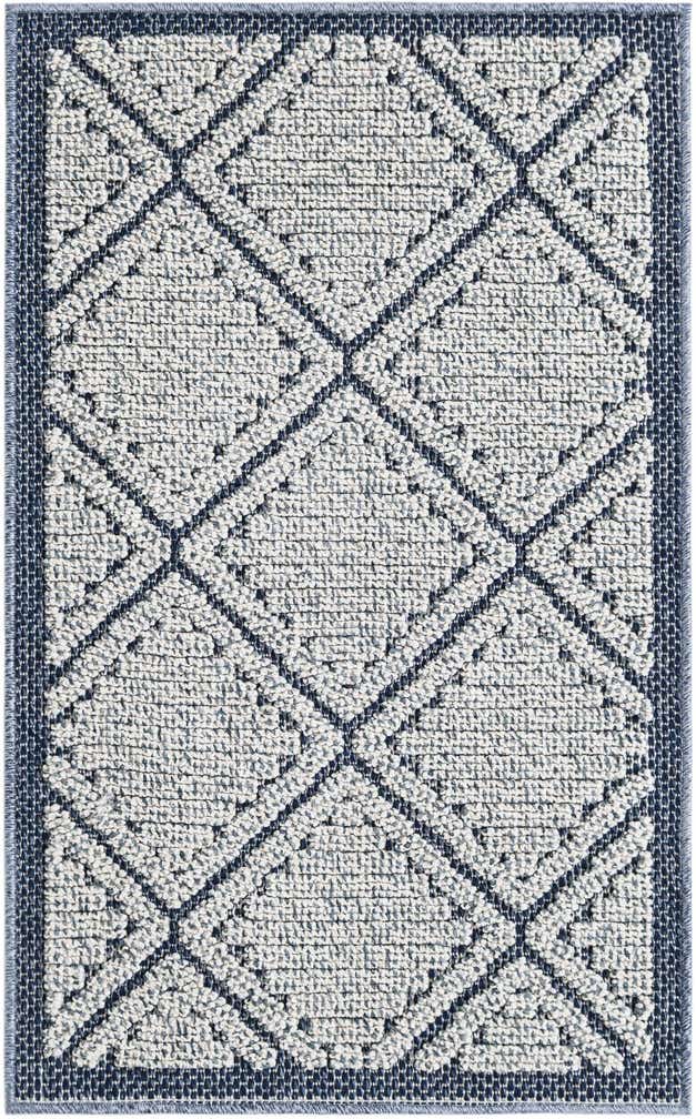 2' x 3' 1 Easy-Clean Trellis Indoor / Outdoor Rug