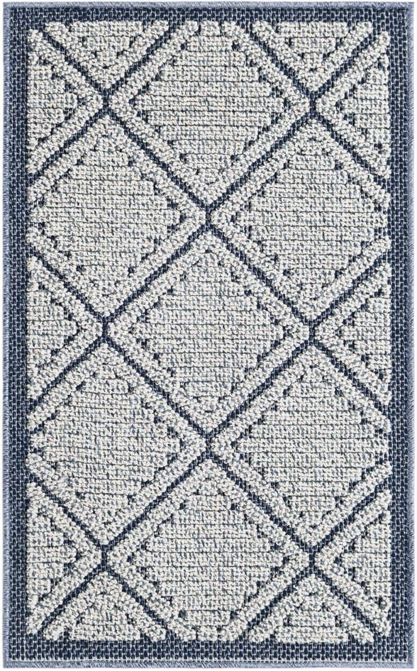 Detail image of 2' x 3' 1 Easy-Clean Trellis Indoor / Outdoor Rug