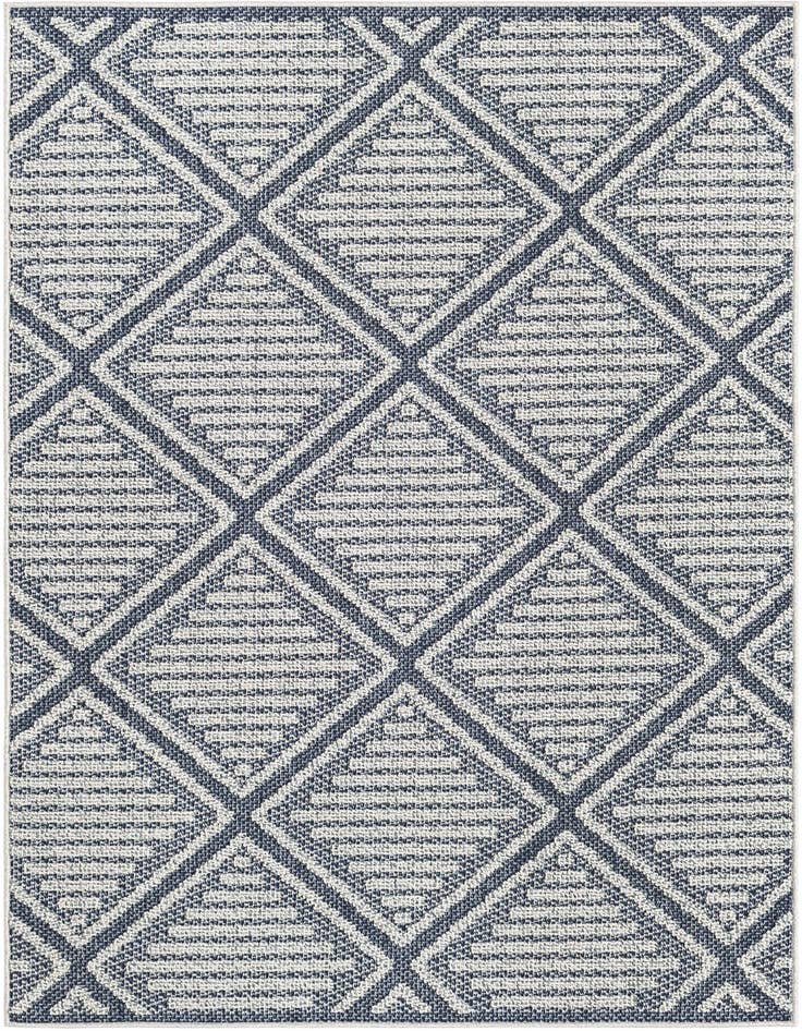 Detail image of 4' x 6' Easy-Clean Trellis Indoor / Outdoor Rug