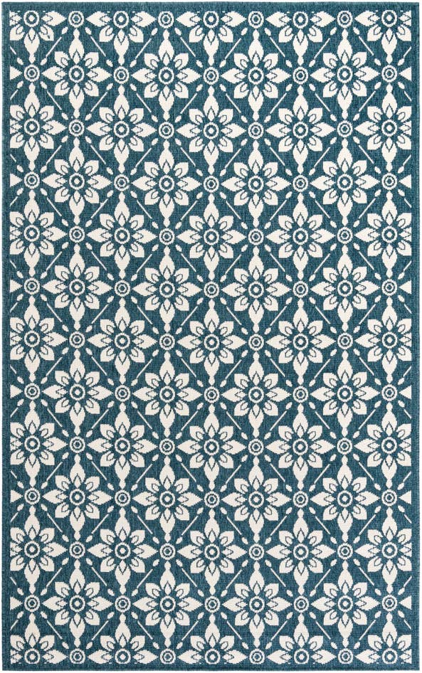 Detail image of 5' x 8' Easy-Clean Trellis Indoor / Outdoor Rug