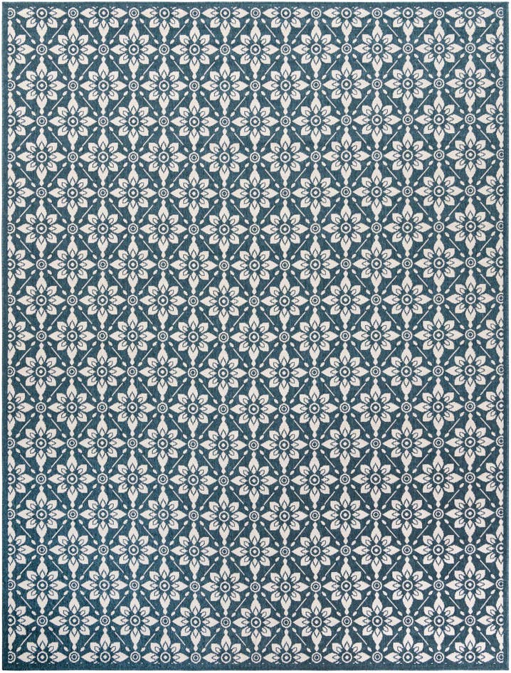 Detail image of 9' x 12' Easy-Clean Trellis Indoor / Outdoor Rug
