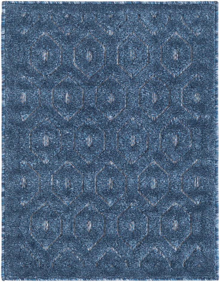 Detail image of 2' x 3' Easy-Clean Trellis Textured Indoor / Outdoor Rug