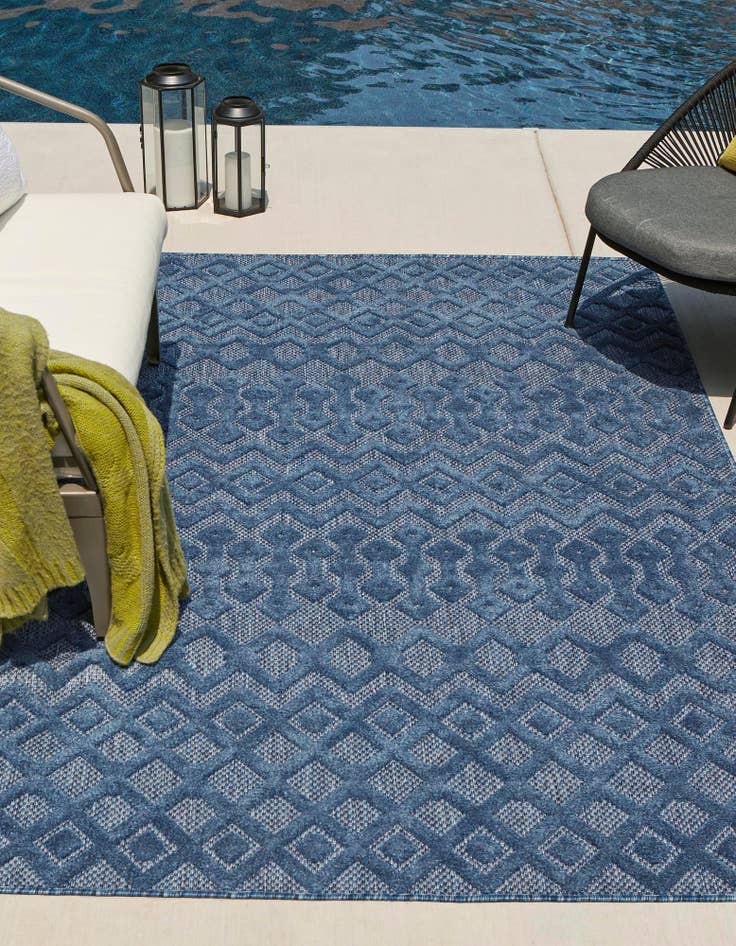 Detail image of 9' x 12' Easy-Clean Trellis Textured Indoor / Outdoor Rug