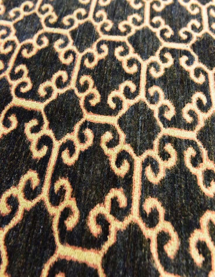 Detail image of 6' 6 x 9' 3  Hand Knotted Peshawar Ziegler Rug