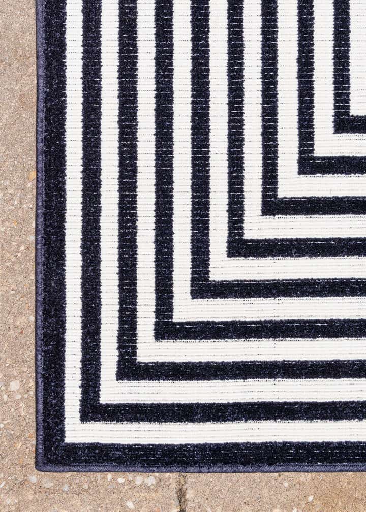 5' x 8' Easy-Clean Sabrina Soto Prescott Indoor / Outdoor Rug