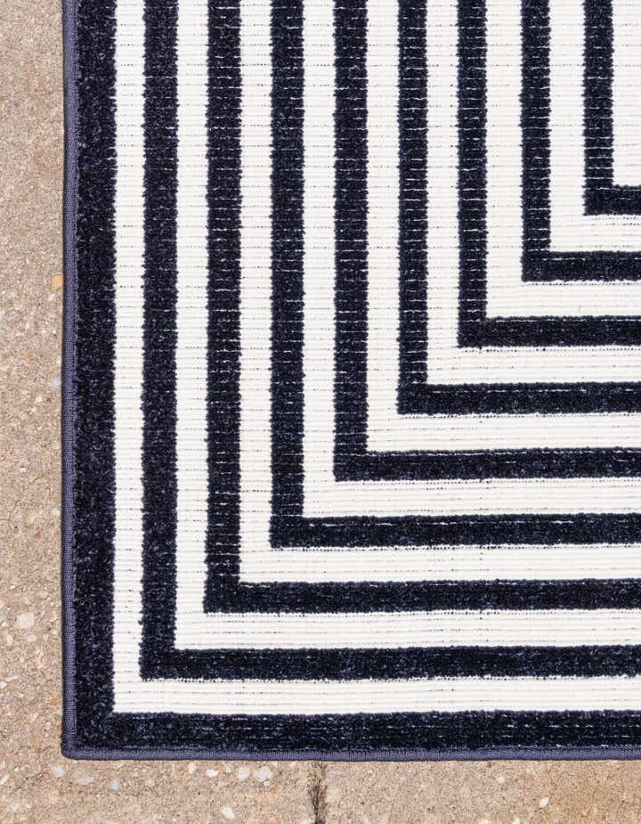 5' x 8' Easy-Clean Sabrina Soto Prescott Indoor / Outdoor Rug