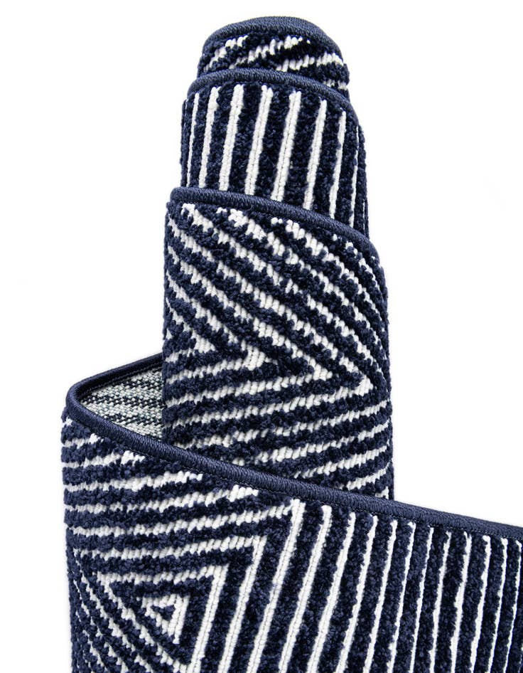 Detail image of 4' x 6' Easy-Clean Sabrina Soto Indoor / Outdoor Rug