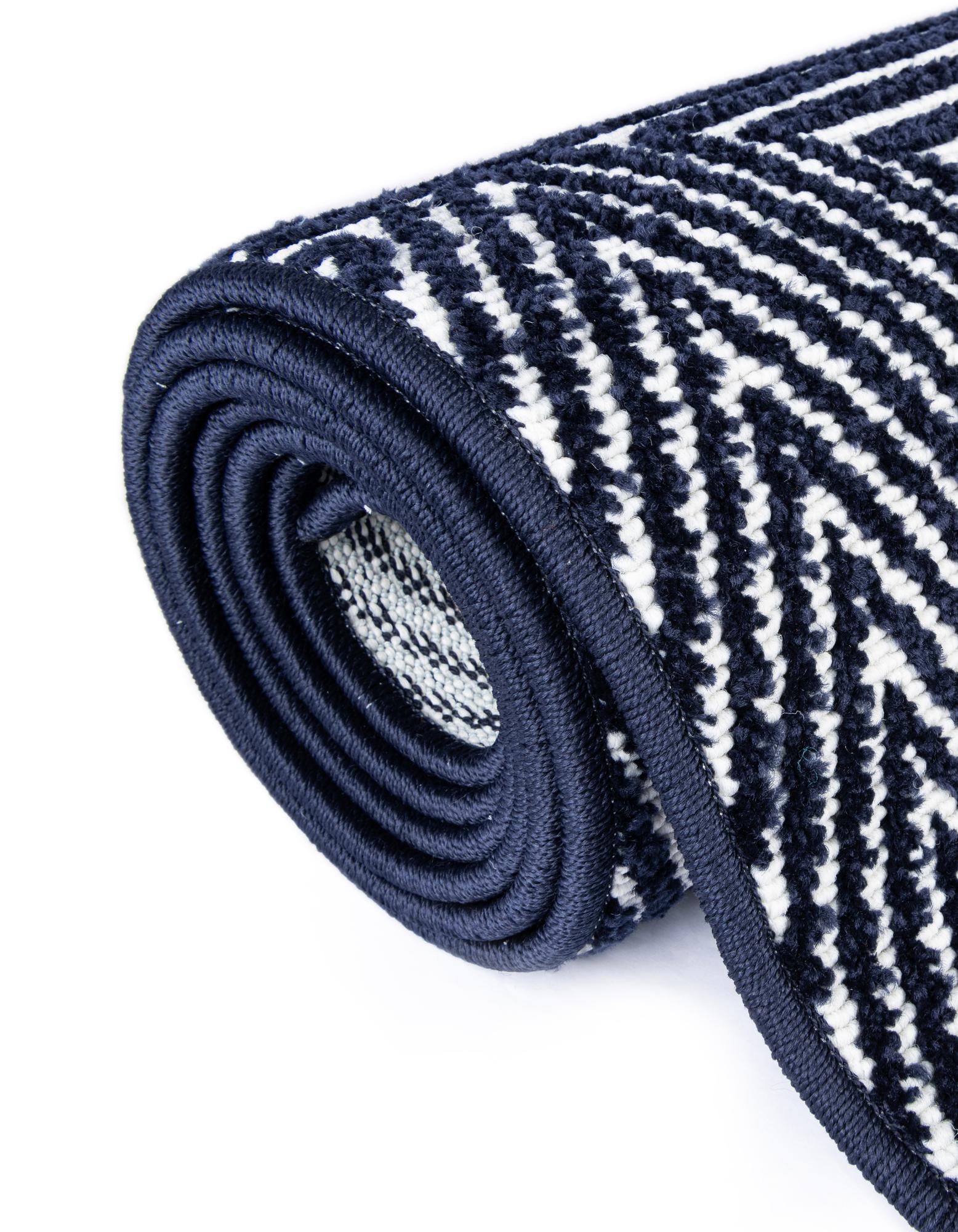 5' x 8' Easy-Clean Sabrina Soto Indoor / Outdoor Rug