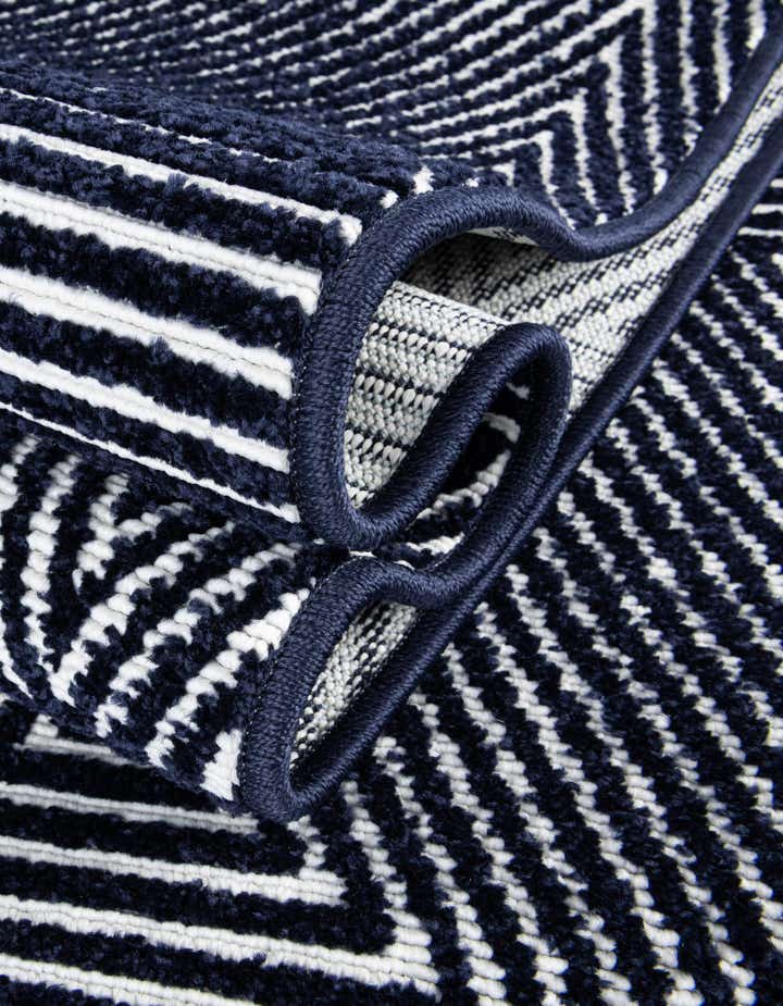 4' x 6' Easy-Clean Sabrina Soto Indoor / Outdoor Rug