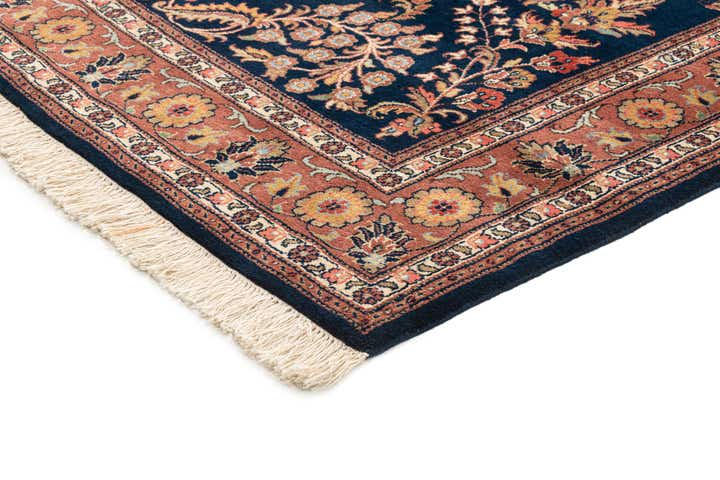 5' 6 x 8' 6 Hand Knotted Sarough Wool Rug