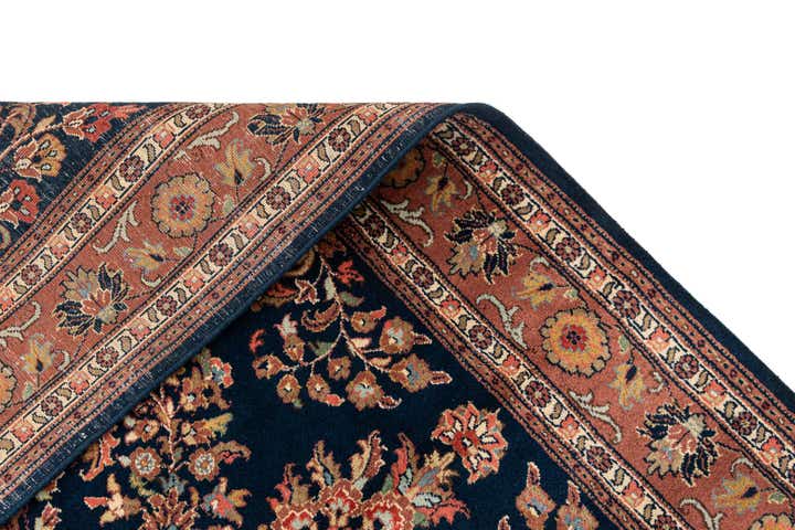 5' 6 x 8' 6 Hand Knotted Sarough Wool Rug