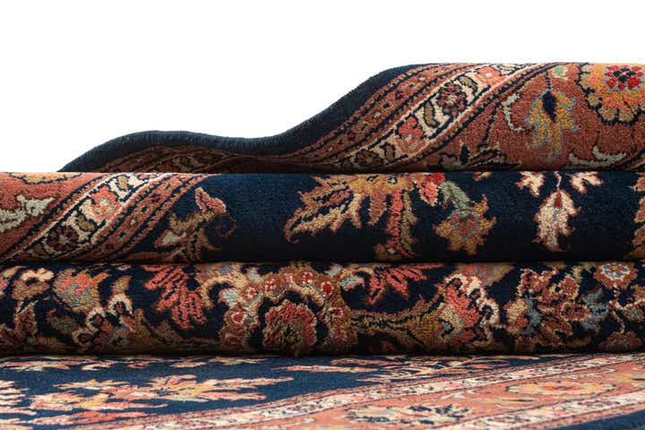 5' 6 x 8' 6 Hand Knotted Sarough Wool Rug