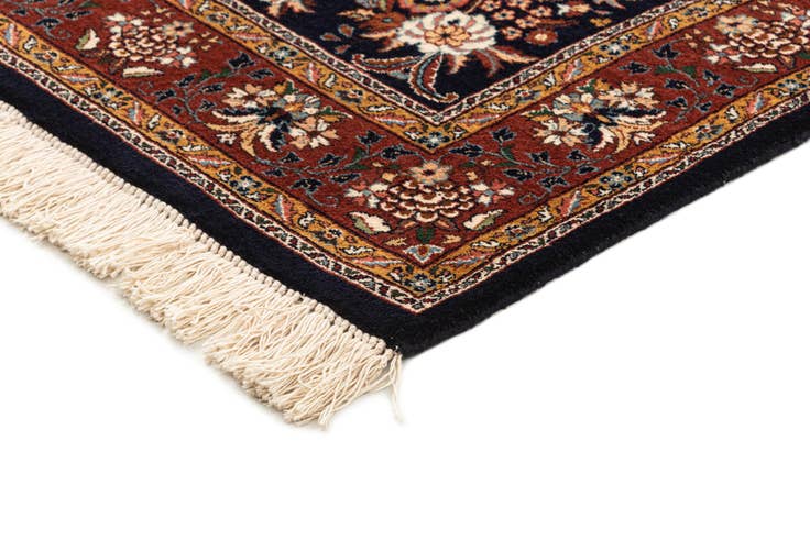 Detail image of 4' x 6' Hand Knotted Sarough Oriental Wool Rug