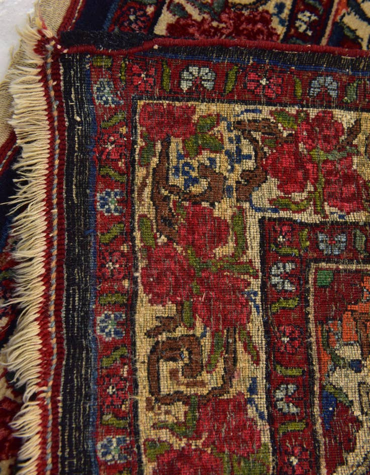 Detail image of 3' 9 x 6' 3 Hand Knotted Sarough Oriental Wool Rug