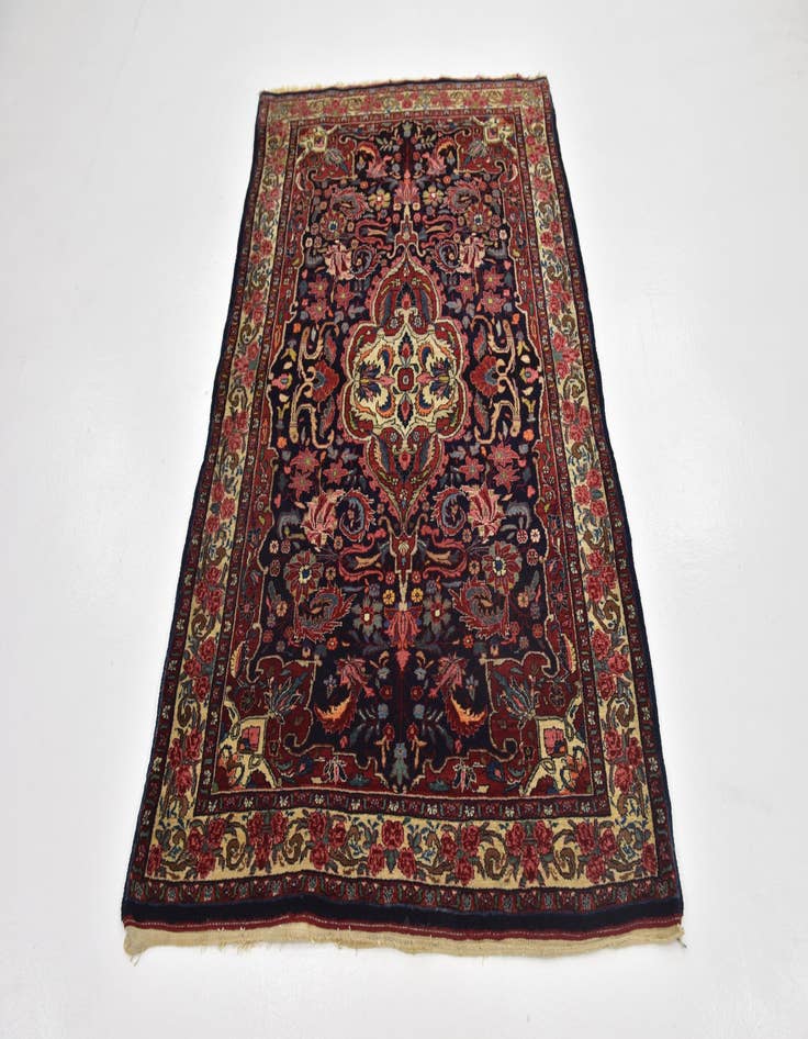 Detail image of 3' 9 x 6' 3 Hand Knotted Sarough Oriental Wool Rug