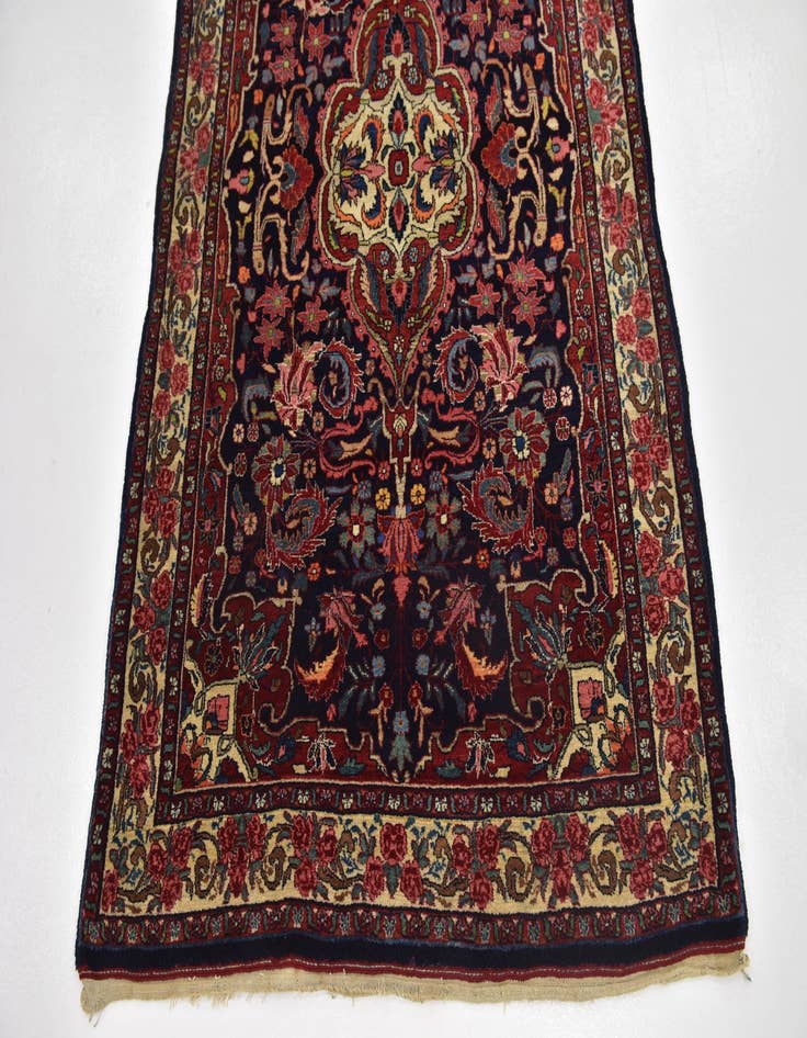 Detail image of 3' 9 x 6' 3 Hand Knotted Sarough Oriental Wool Rug