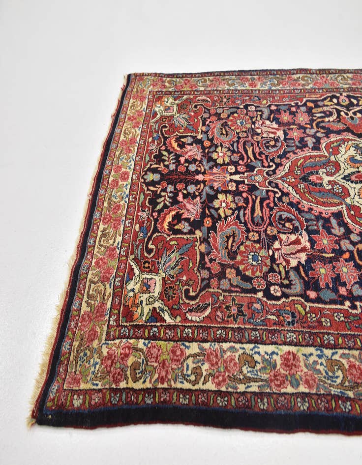 Detail image of 3' 9 x 6' 3 Hand Knotted Sarough Oriental Wool Rug