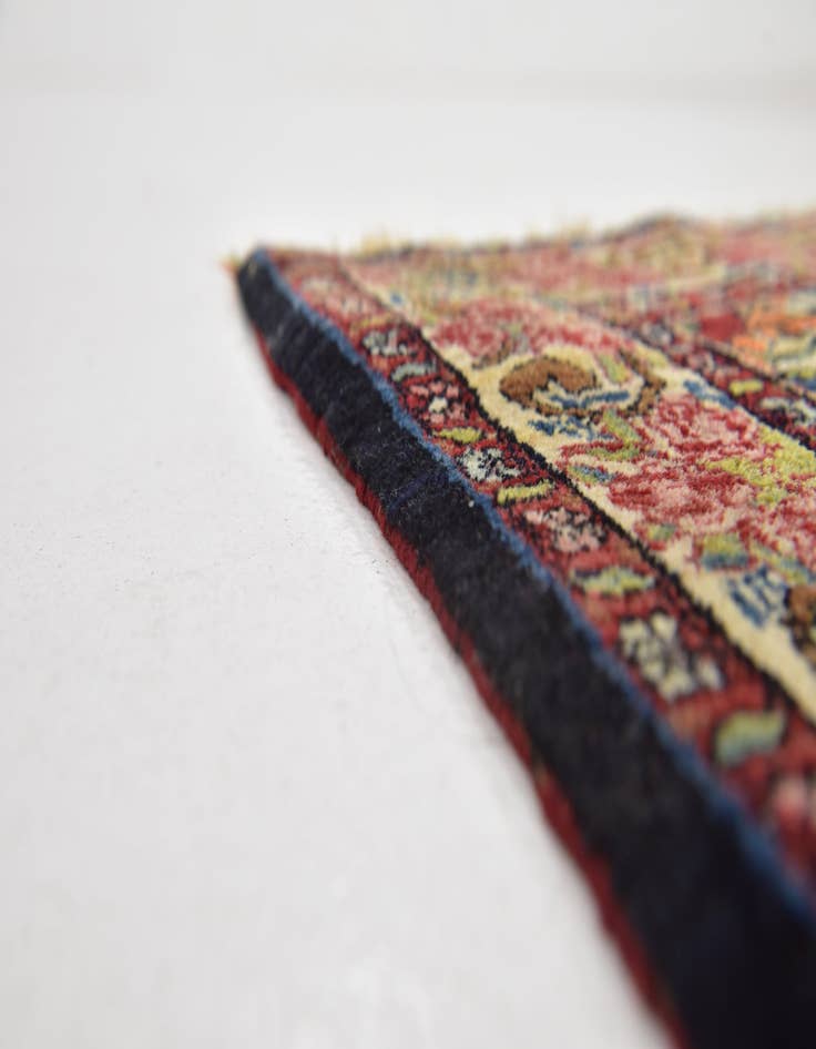 Detail image of 3' 9 x 6' 3 Hand Knotted Sarough Oriental Wool Rug