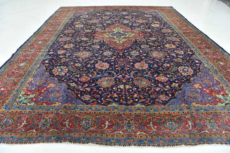 Detail image of 10' 2 x 13' 2 Hand Knotted Sarough Persian Wool Rug