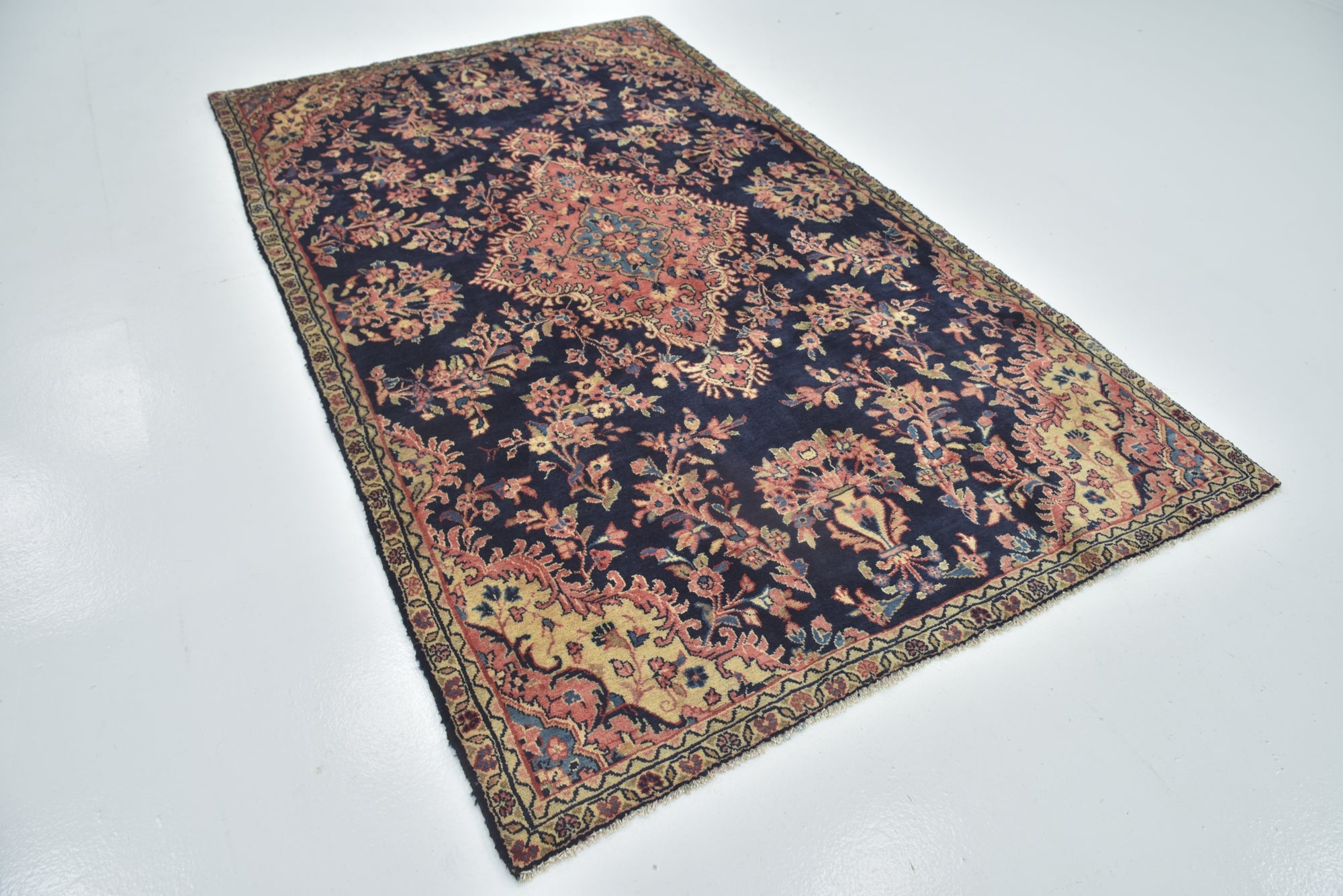 5' 3 x 9' Hand Knotted Shahrbaft Persian Wool Rug