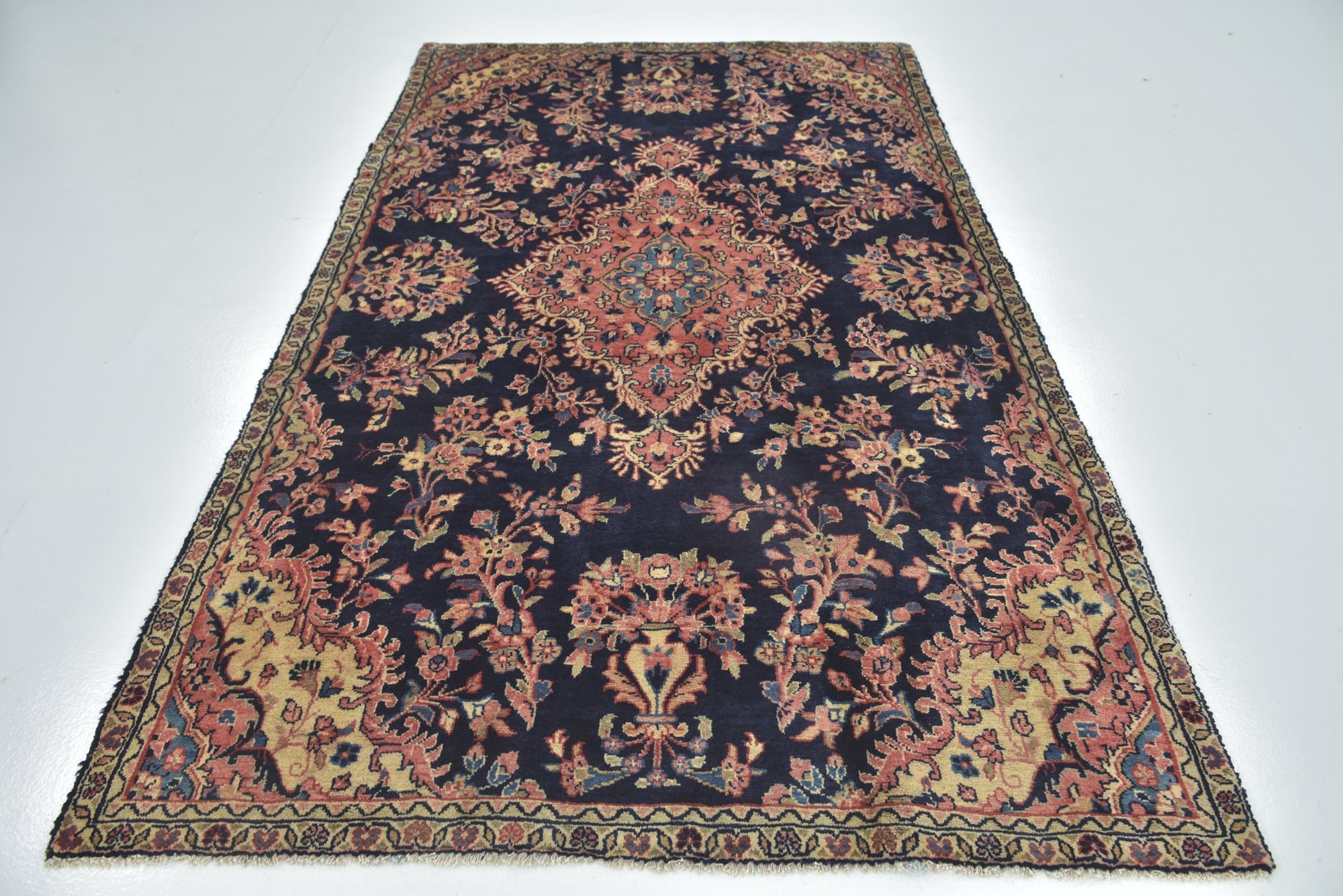 5' 3 x 9' Hand Knotted Shahrbaft Persian Wool Rug