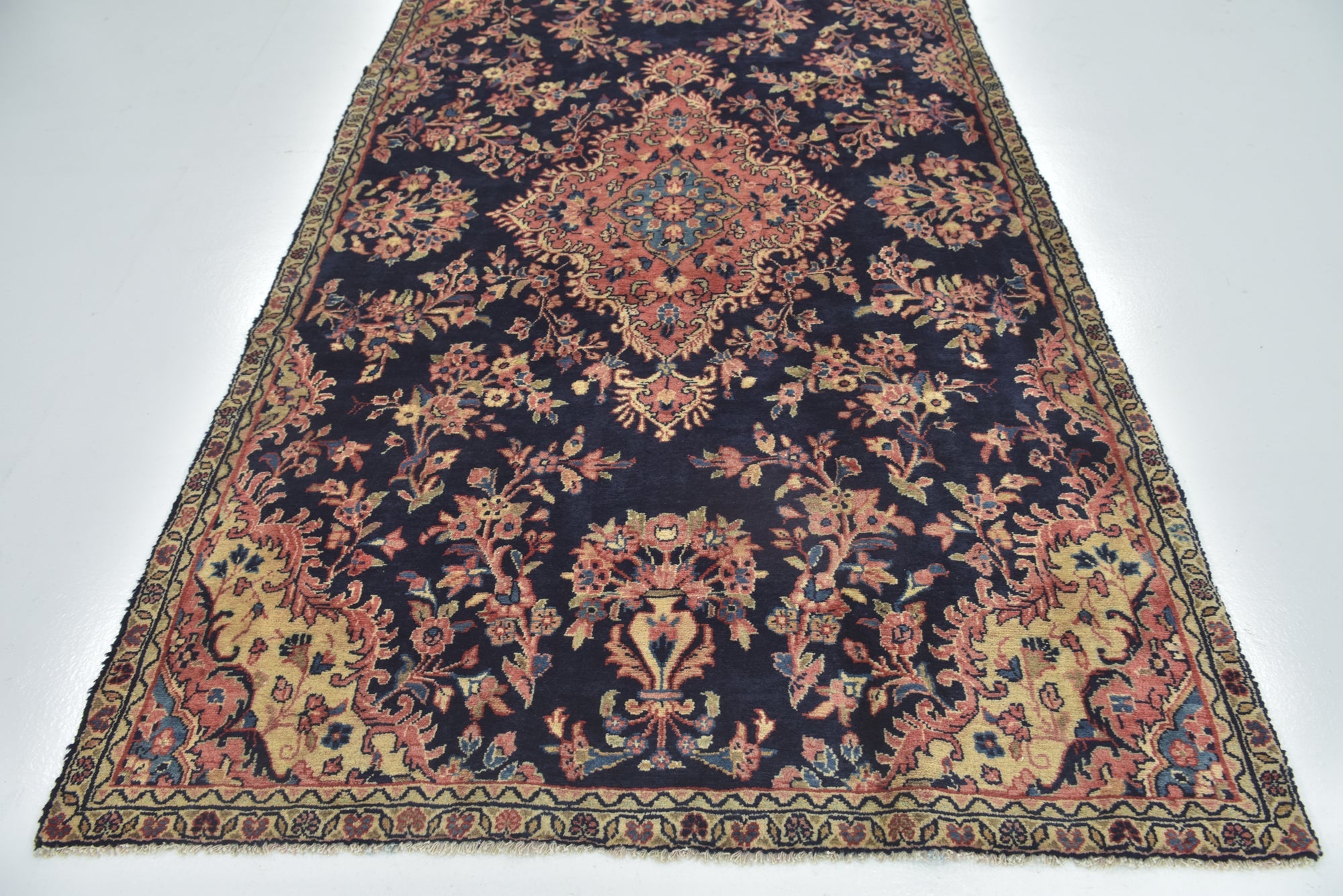 5' 3 x 9' Hand Knotted Shahrbaft Persian Wool Rug